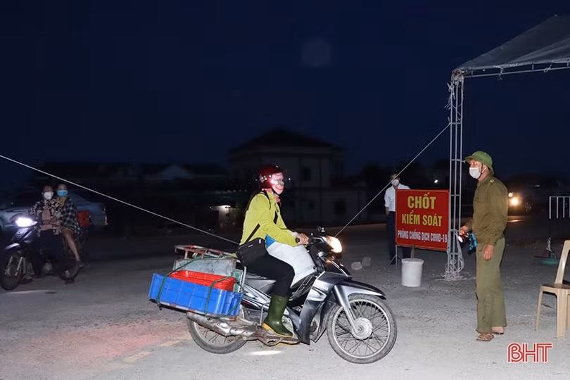 Đẩy mạnh tuyên truyền phòng dịch tại khu vực bến cá Cồn Gò
