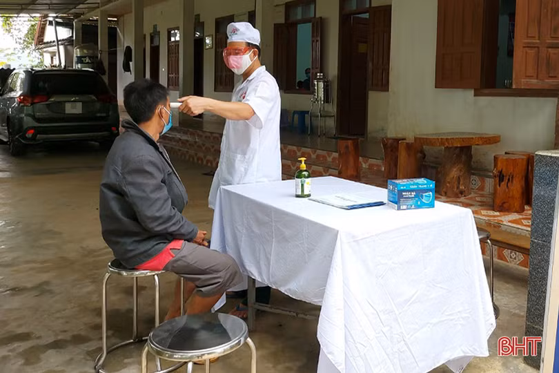 “Cảm ơn bộ đội Việt Nam giúp bản Thoọng Pẹ ta chống dịch”