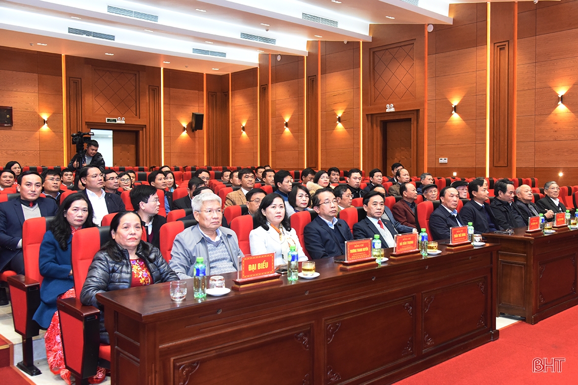 Văn phòng Tỉnh ủy Hà Tĩnh đón nhận Huân chương Lao động hạng Nhất