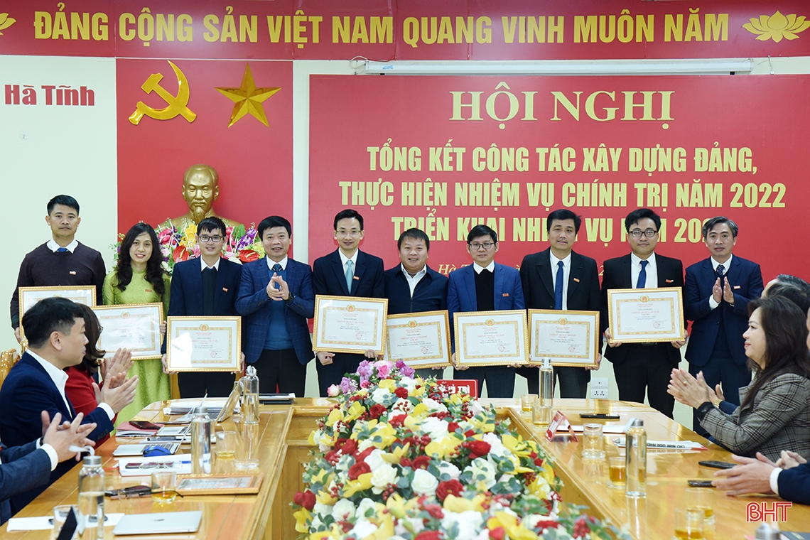 Xây dựng Báo Hà Tĩnh ngày càng chuyên nghiệp, nhân văn và hiện đại hơn