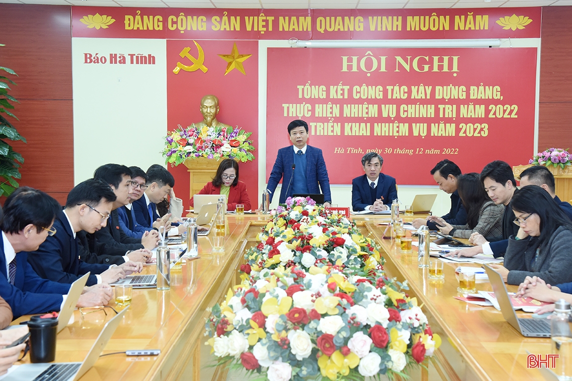 Xây dựng Báo Hà Tĩnh ngày càng chuyên nghiệp, nhân văn và hiện đại hơn