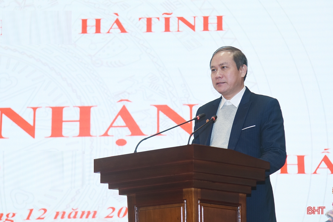 Văn phòng Tỉnh ủy Hà Tĩnh đón nhận Huân chương Lao động hạng Nhất