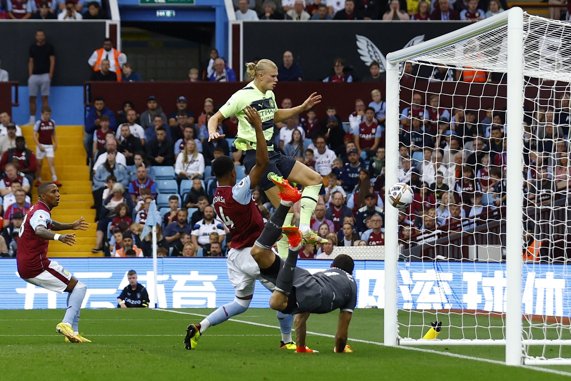 Haaland ghi bàn nhưng Man City vẫn mất điểm trước Aston Villa