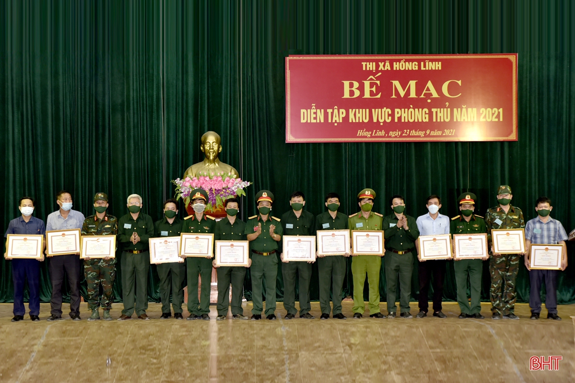 Diễn tập khu vực phòng thủ TX Hồng Lĩnh năm 2021 thành công tốt đẹp