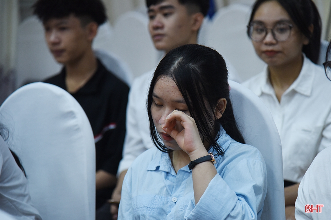 Cuộc hội ngộ của học sinh Hà Tĩnh gặp hoàn cảnh khó khăn đậu điểm cao vào đại học: Ấm áp ân tình, lan tỏa niềm vui!
