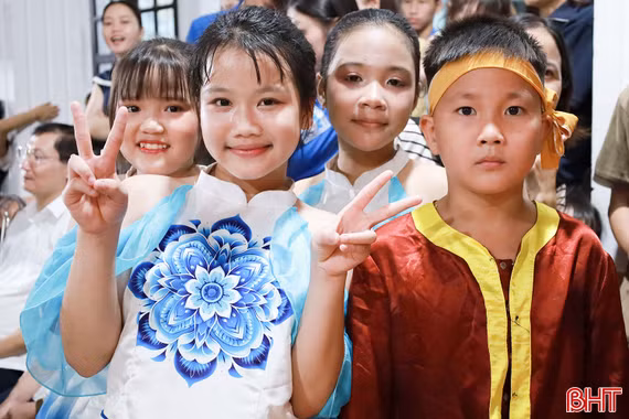 Trẻ em Hà Tĩnh đón Trung thu ấm áp yêu thương
