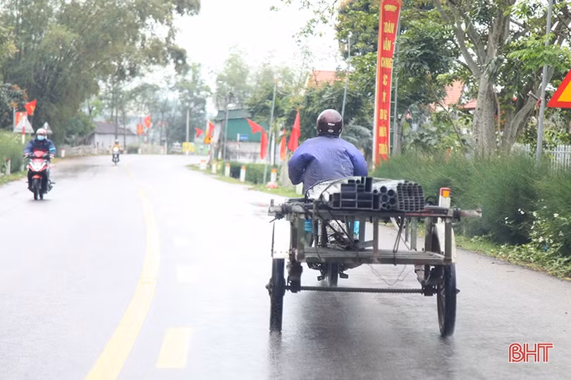 Hiểm họa từ xe tự chế chở tôn, sắt thép ở Hà Tĩnh
