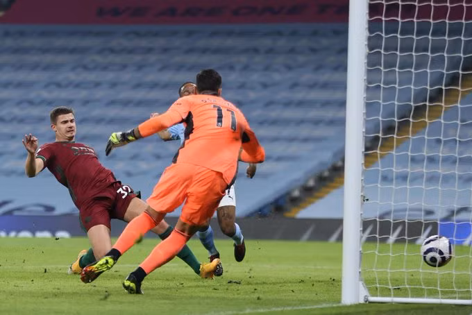Vùi dập Wolves, Man City thắng trận thứ 21 liên tiếp
