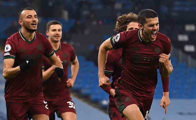 Vùi dập Wolves, Man City thắng trận thứ 21 liên tiếp