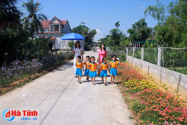 10 hộ liền kề xanh sạch đẹp - tạo điểm để nhân rộng trong khu dân cư NTM