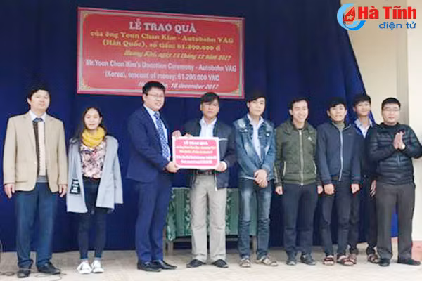 du hoc alivina trao gan 62 trieu dong cho hoc sinh ngheo