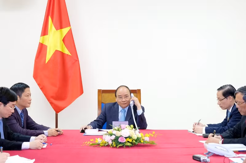 thu tuong nguyen xuan phuc dien dam voi thu tuong nhat ban