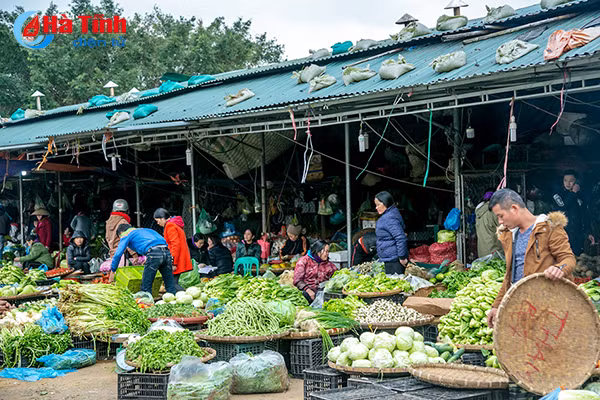 photo nhung nguoi quanh nam khong mot bua sang thu tha