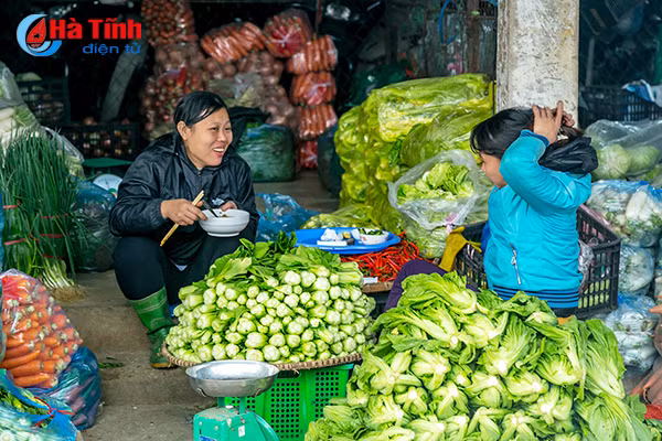 photo nhung nguoi quanh nam khong mot bua sang thu tha