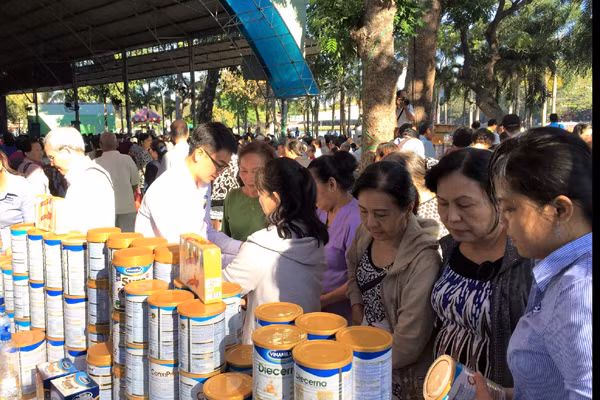 vinamilk tiep tuc dong hanh cham soc suc khoe cho nguoi cao tuoi ca nuoc