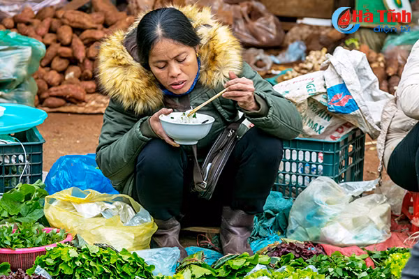 photo nhung nguoi quanh nam khong mot bua sang thu tha