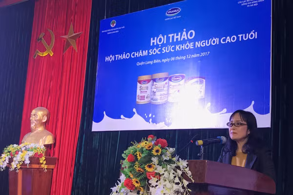 vinamilk tiep tuc dong hanh cham soc suc khoe cho nguoi cao tuoi ca nuoc