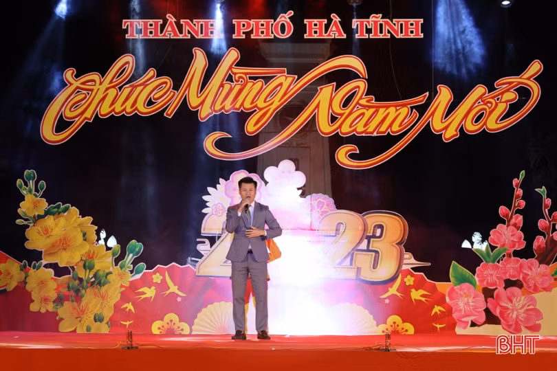 Vui tươi chương trình nghệ thuật “Chào năm mới 2023” ở TP Hà Tĩnh