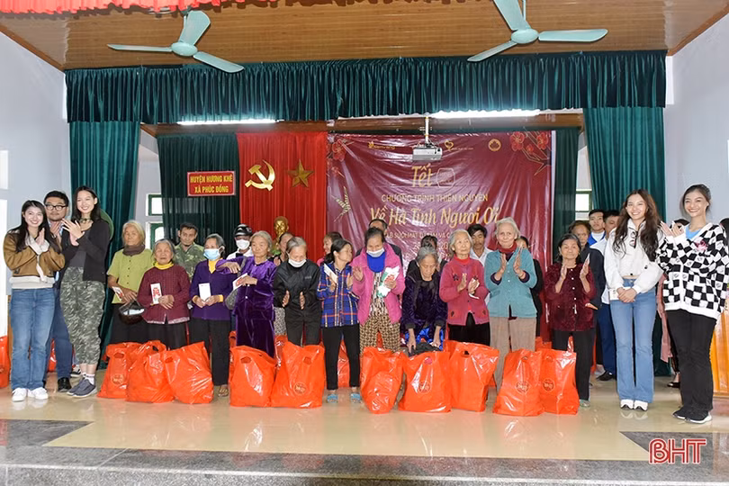 11 hoa hậu, á hậu mang “Tết hạnh phúc” đến với người nghèo Hà Tĩnh