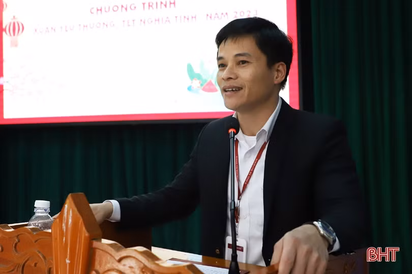 Agribank Hà Tĩnh II trao 120 suất quà tết cho người dân khó khăn 