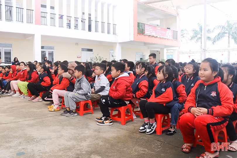 iSchool Hà Tĩnh trao giải “Thợ săn điểm tốt”