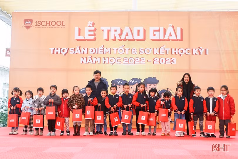 iSchool Hà Tĩnh trao giải “Thợ săn điểm tốt”