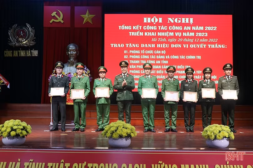 Xứng đáng là lá chắn vững chắc của Đảng bộ, chính quyền và Nhân dân Hà Tĩnh