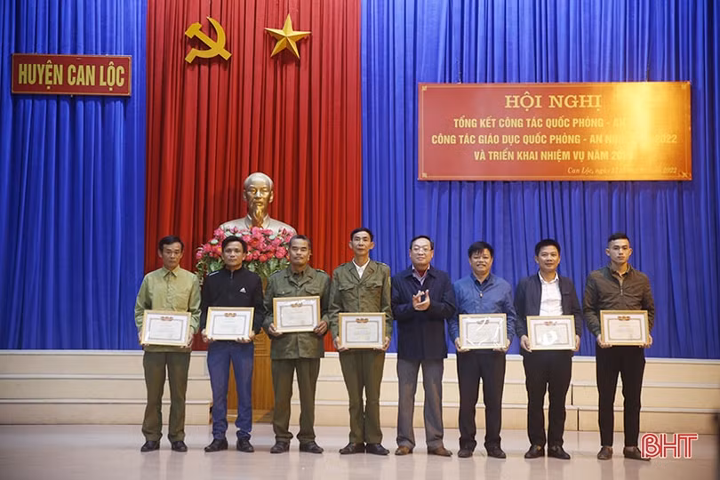 Các địa phương thực hiện tốt công tác quốc phòng - an ninh gắn với phát triển kinh tế