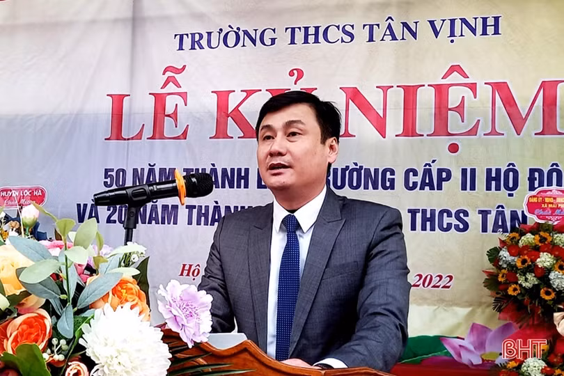 Kỷ niệm 50 năm thành lập Trường cấp II Hộ Độ và 20 năm Trường THCS Tân Vịnh