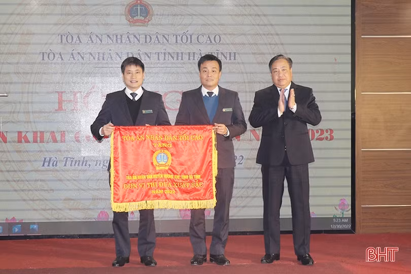 Đảm bảo bản án, quyết định của tòa án đúng pháp luật, nghiêm minh