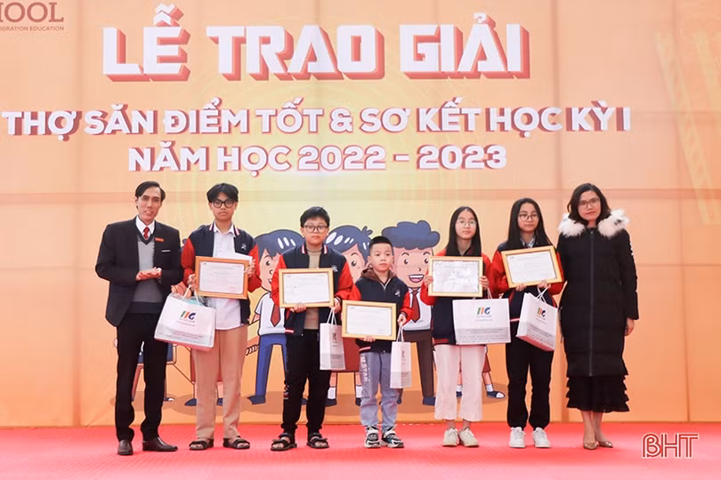 iSchool Hà Tĩnh trao giải “Thợ săn điểm tốt”