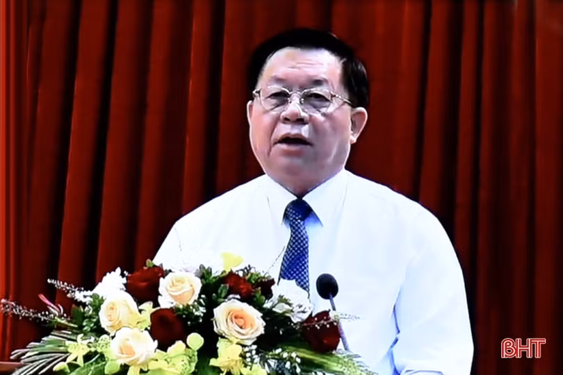 Phát huy vai trò, trách nhiệm của cán bộ, đảng viên trong học tập và làm theo gương Bác