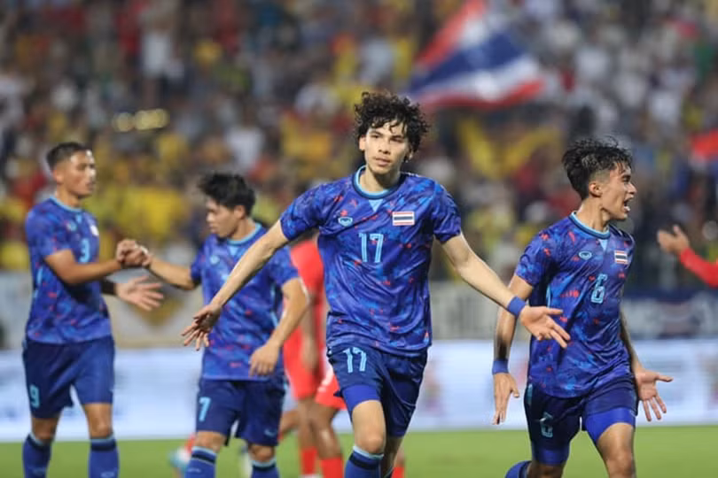 U23 Thái Lan đẩy Việt Nam xuống thứ 3 sau trận thắng đậm Malaysia