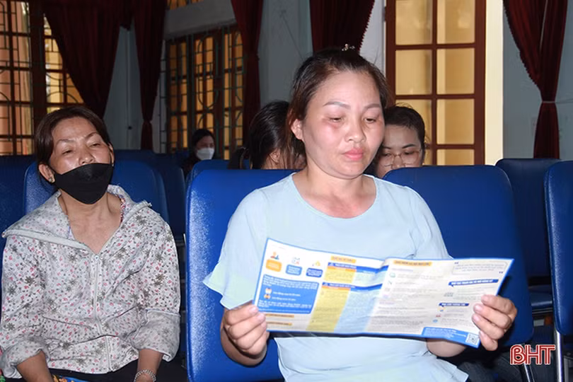 Tuyên truyền chính sách bảo hiểm cho phụ nữ Nghi Xuân