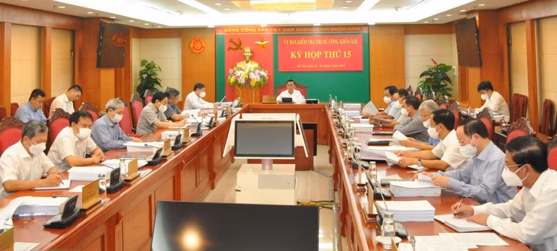 Ủy ban Kiểm tra Trung ương kỷ luật nhiều cán bộ