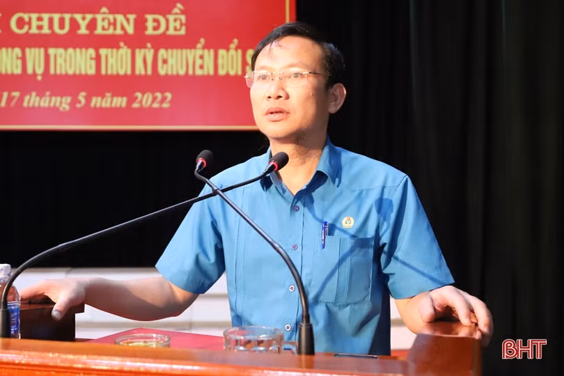 Trang bị kiến thức văn hóa công sở, đạo đức công vụ cho cán bộ, công chức Hà Tĩnh
