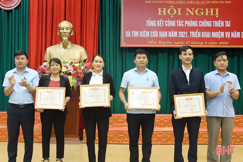 Cẩm Xuyên sẽ thành lập các đội thuyền cứu hộ ở các xã hạ du Kẻ Gỗ