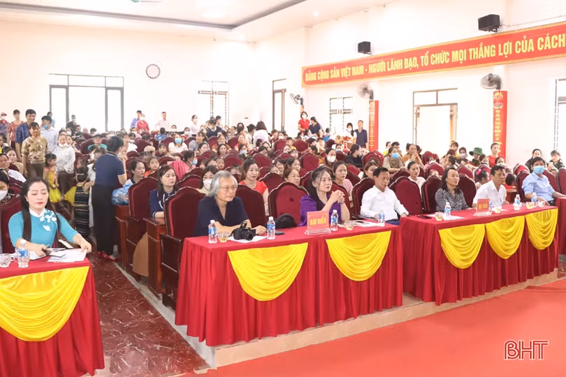 Sôi nổi hội thi “Bé mầm non kể chuyện về Bác Hồ kính yêu” ở Vũ Quang