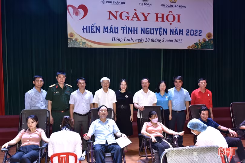 Tiếp nhận 304 đơn vị máu tại ngày hội hiến máu tình nguyện ở TX Hồng Lĩnh