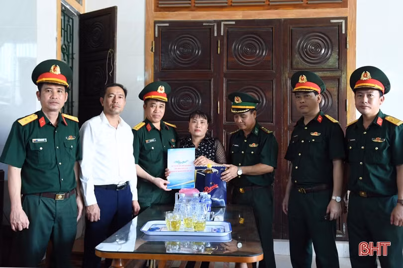 Chương trình “Tuổi trẻ với biển, đảo quê hương” trao nhiều phần quà ý nghĩa tại Lộc Hà
