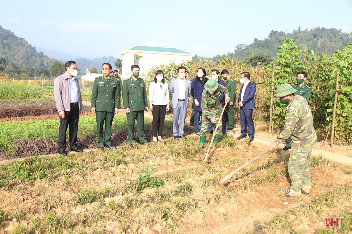 Nỗ lực của cán bộ, chiến sĩ Bộ đội Biên phòng góp phần vào sự phát triển của Hà Tĩnh