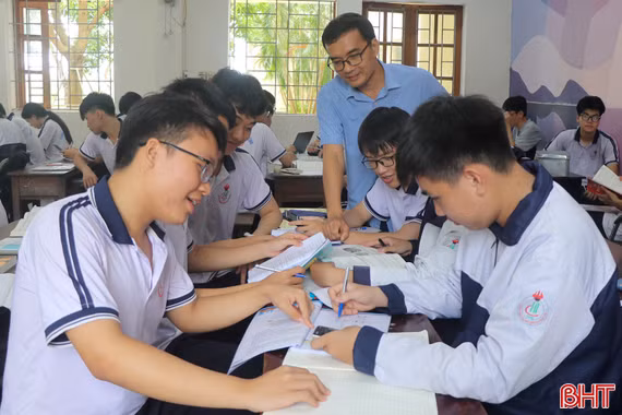 Nâng cao vị thế nhà giáo bằng nhiều chủ trương, chính sách
