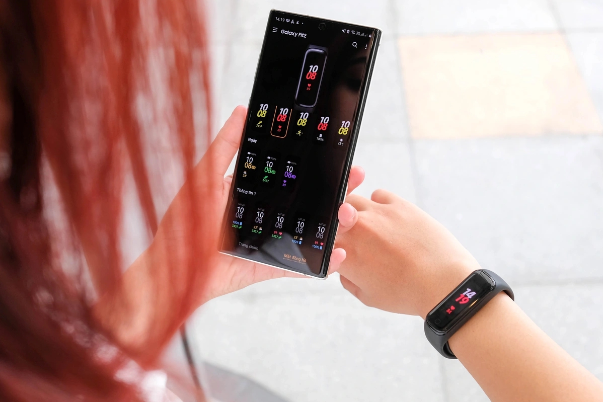 Loạt vòng đeo tay thông minh giá rẻ có tính năng giống Apple Watch 6