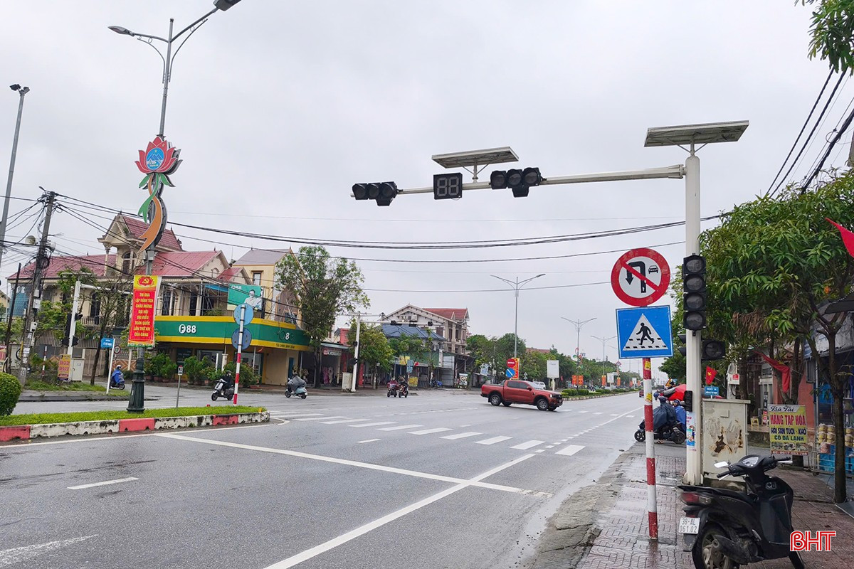 bqbht_br_den-do-hu-hong-02b.jpg