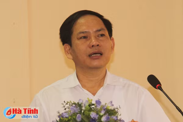 32 nong dan sx kd gioi nhan bang khen cua ubnd tinh