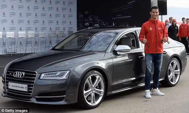 photo chiem nguong bo suu tap sieu xe cua cristiano ronaldo