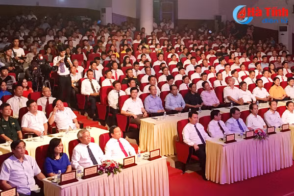 ha tinh ton vinh 55 doanh nghiep doanh nhan tieu bieu nam 2017