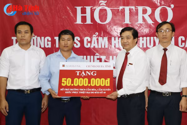 agribank ha tinh ho tro truong hoc khac phuc ha tang