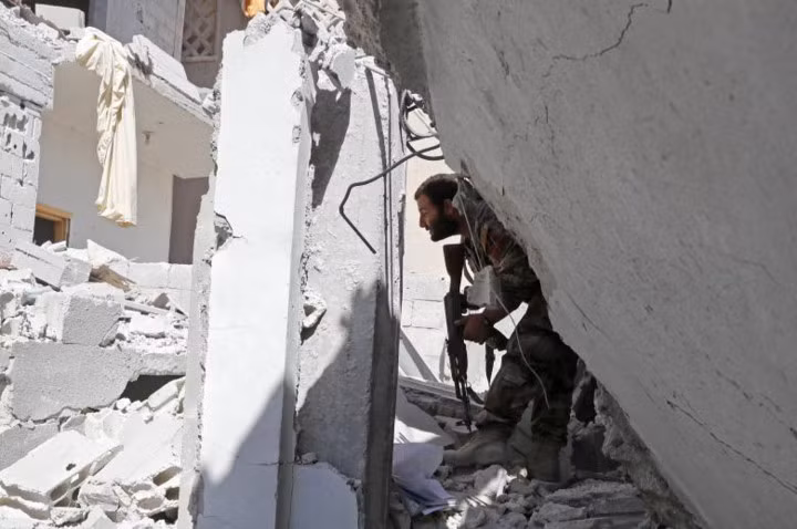 canh tan khoc dang so vi bom dan o raqqa trong cuoc chien chong is