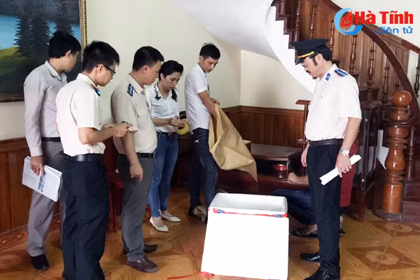 cuong che nha the chap da dau gia nhung khong chiu ban giao